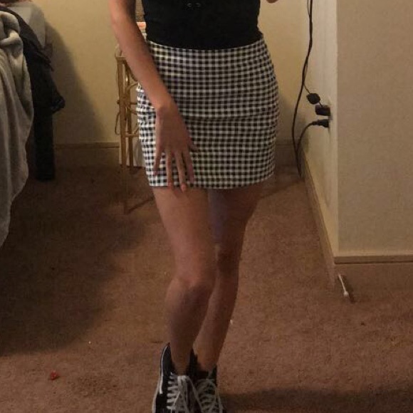 Checkered Mini Skirt - Picture 4 of 4